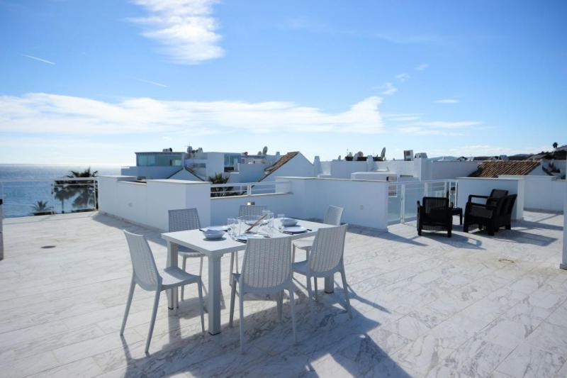 Casares Del Mar Luxury Apartments Penthouse With Beach Access Exterior photo
