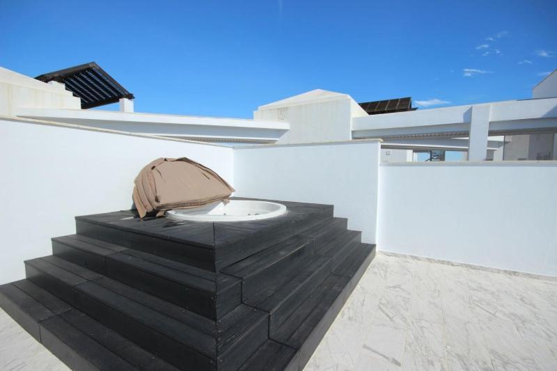 Casares Del Mar Luxury Apartments Penthouse With Beach Access Exterior photo